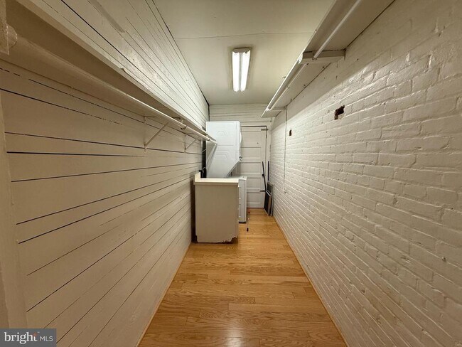 Building Photo - 185 Prince George St