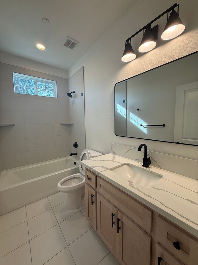 Building Photo - 8461001/85