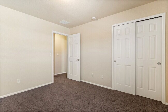 Building Photo - 5105 Hawks Crest Point