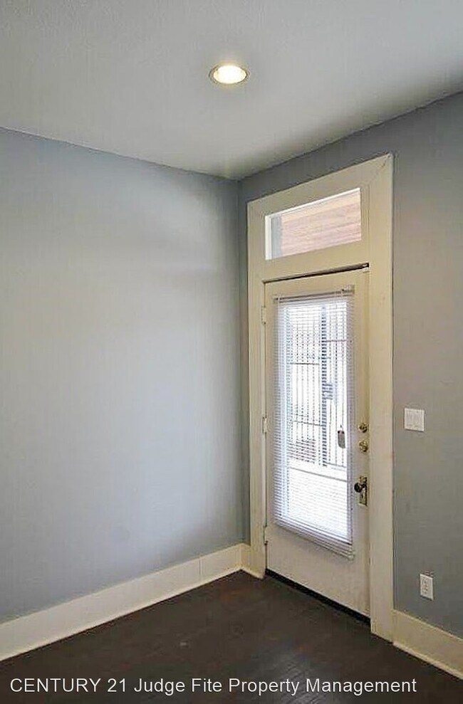 Building Photo - 908 N Marsalis Ave