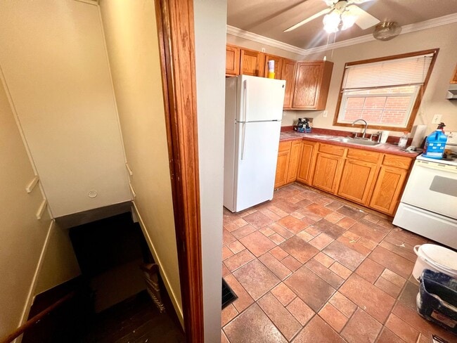 Building Photo - Coraopolis - 2 Bed 2 Bath - Home for Rent!