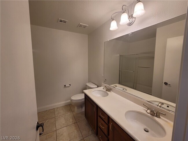 Building Photo - 6140 Pine Villa Ave