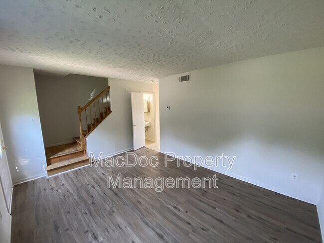 Building Photo - 200 Brighton Sq