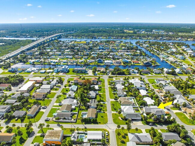 Building Photo - "Cozy & Efficient 1-Bedroom Retreat Steps from Flagler Beach!"