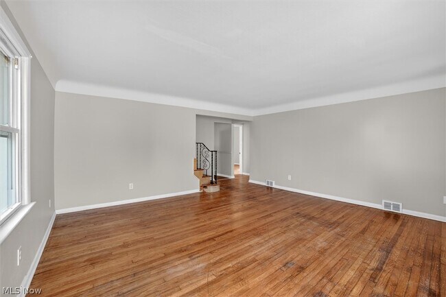 Building Photo - 1851 Beverly Hills Dr