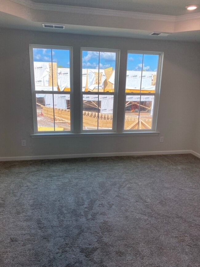 Building Photo - 588 Glen Clova Dr