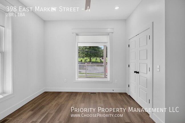 Building Photo - 398 E Market St