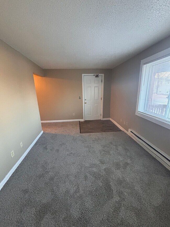 Building Photo - 880 Wilson Ave