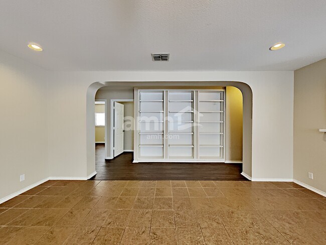 Building Photo - 10124 Del Lago Ct