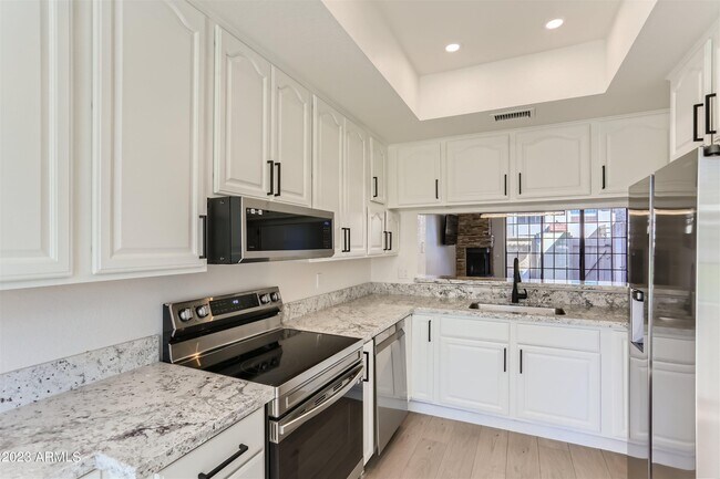 Building Photo - 3930 W Monterey St