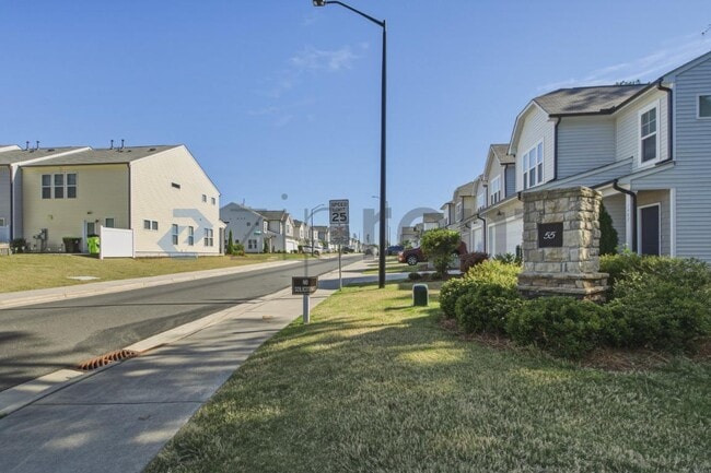 Building Photo - 1015 Badlands St