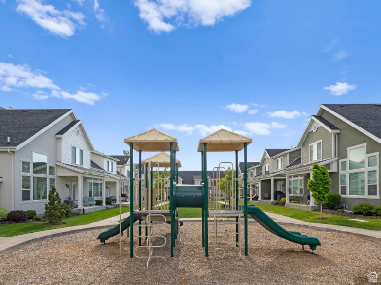 Building Photo - 797 Newfield Dr