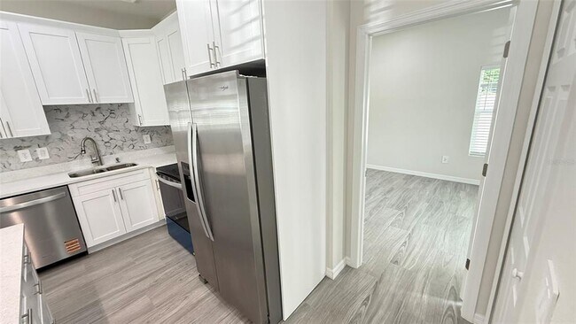 Building Photo - 37542 Eiland Blvd