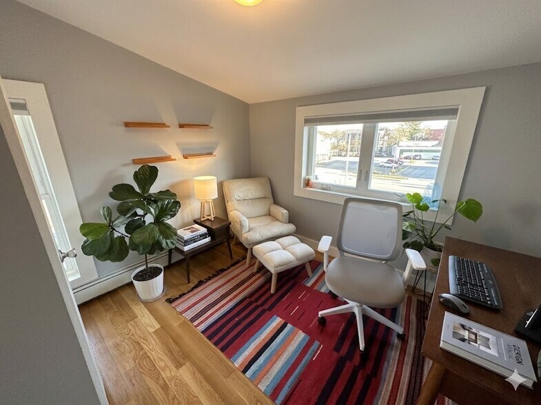 Building Photo - 287 Beacon St