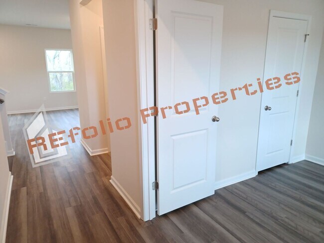 Building Photo - Stunning 3-Bedroom Home with Loft & 2-Car Garage in Desirable Bowman Village – Available June 7th!