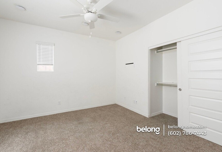 Building Photo - 221 E Balsam Dr