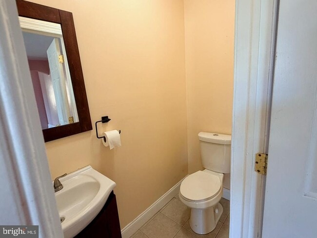 Building Photo - 400 W 3rd St