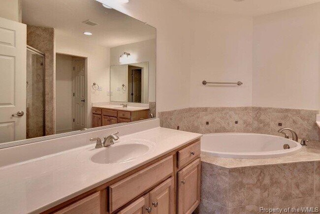 Building Photo - 104 Chanticleer Ct