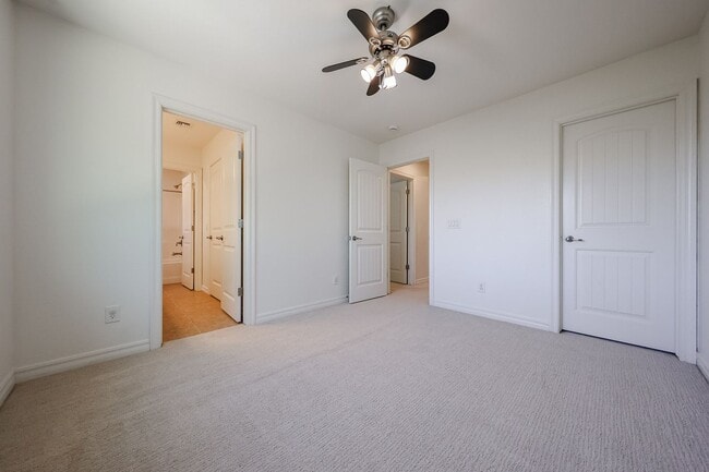 Building Photo - 2744 E Donato Dr