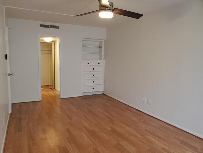 Building Photo - 1800 Lavaca St