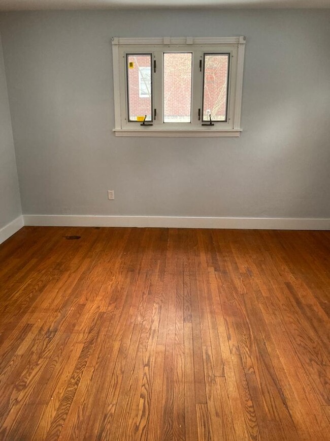 Building Photo - 2313 Vodeli St