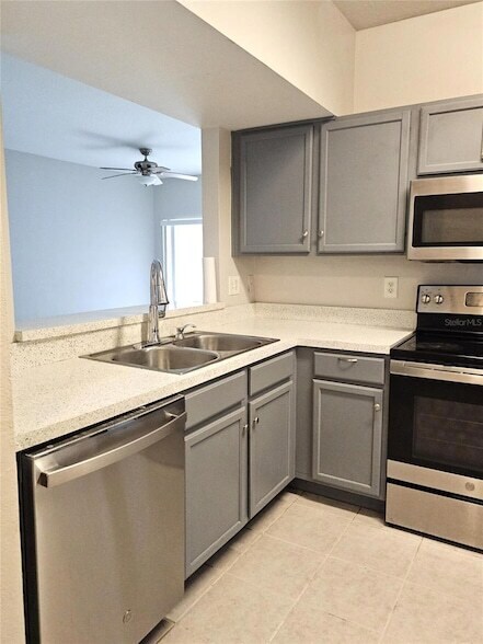 Building Photo - 6019 Portsdale Pl