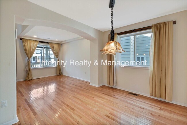 Building Photo - 4812 N Silverlace Dr