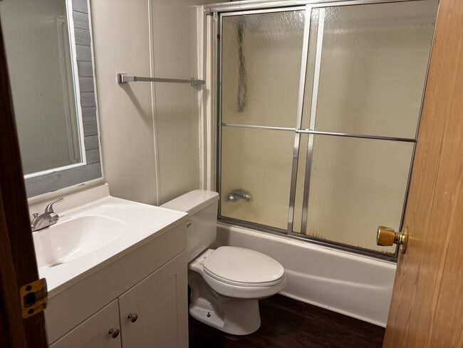 Building Photo - Two Bedroom Trailer in Maiden