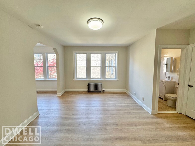 Building Photo - 2606 N Kimball Ave