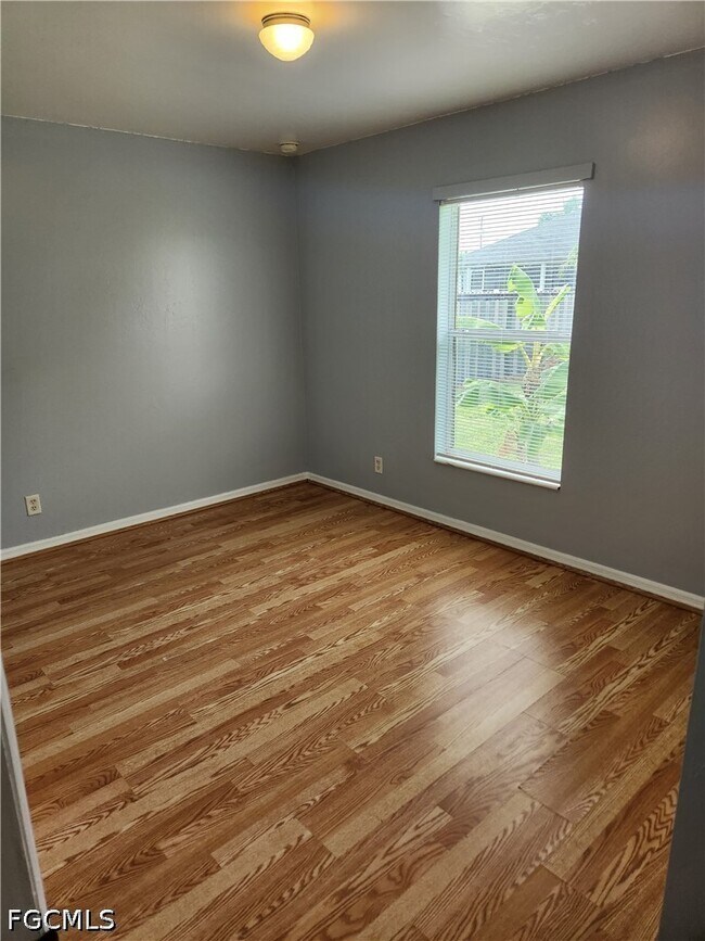 Building Photo - 1627 S Gator Cir