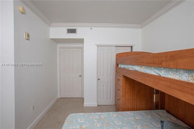 Building Photo - 9172 Collins Ave