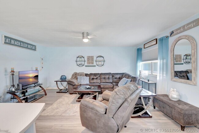 Building Photo - 89 Flanders Dr