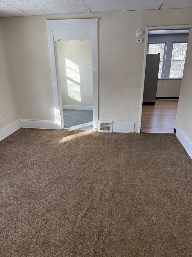 Building Photo - 13113 Benwood Ave