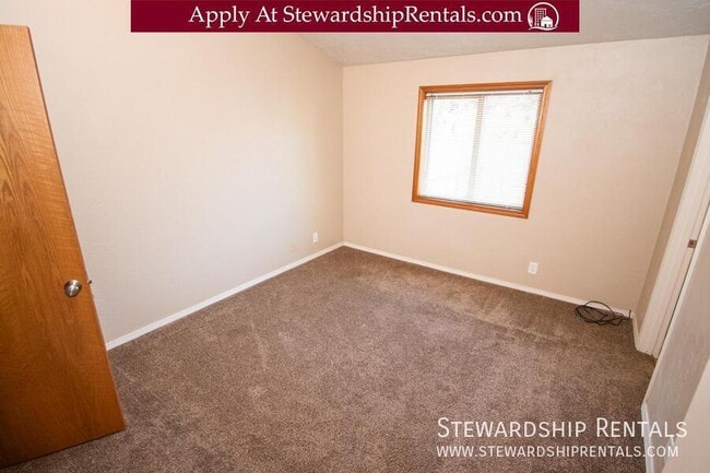 Building Photo - 5051 Forsythia St