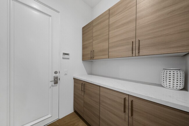 Building Photo - 80335 Merion