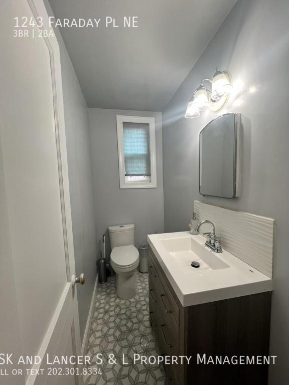 Building Photo - 1243 Faraday Pl NE