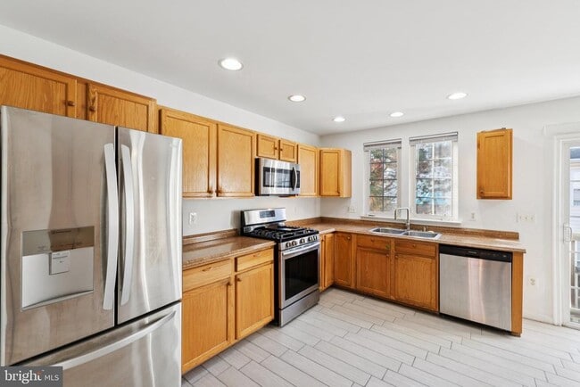 Building Photo - 13965 Sawteeth Way