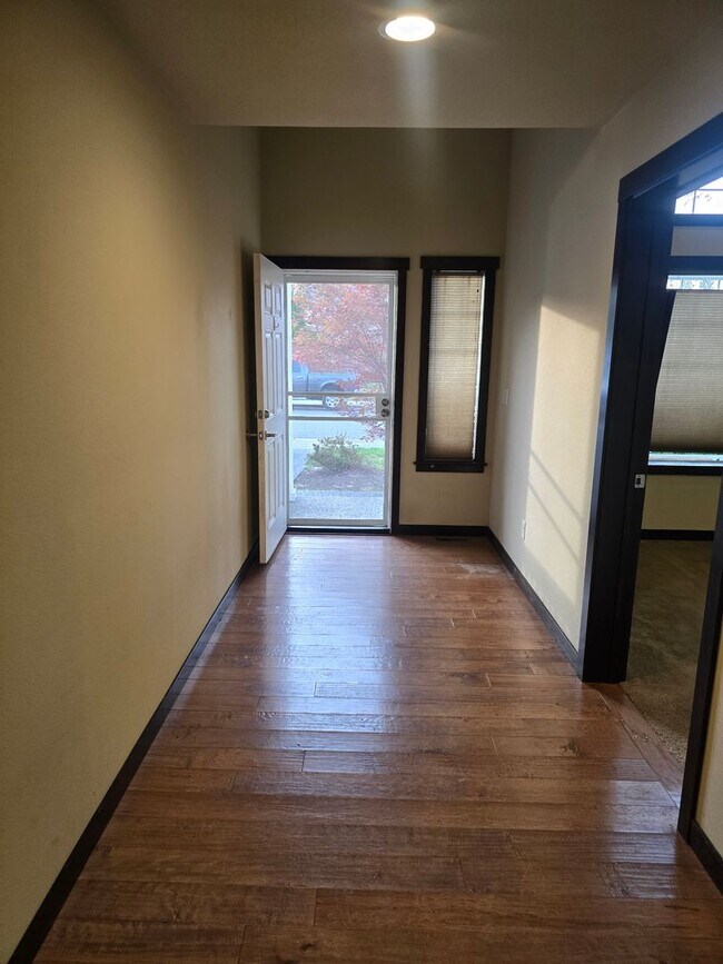 Building Photo - Welcome to this beautiful 4-bedroom, 2.5-b...