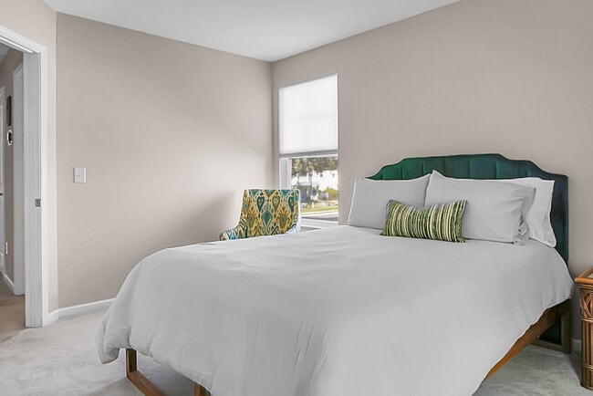 Building Photo - 1519 Thoroughbred Blvd