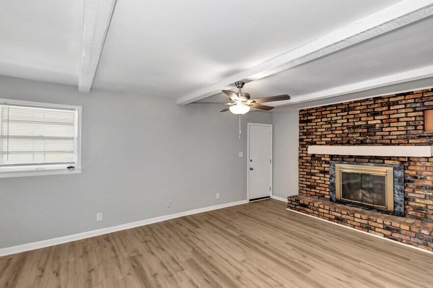 Building Photo - 4318 Balwin Dr SW