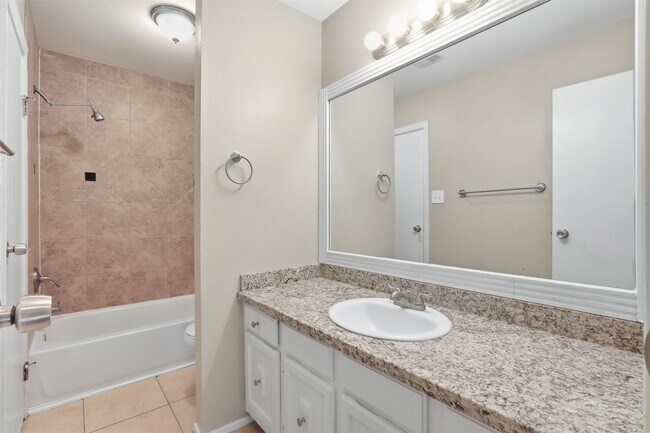 Building Photo - 971 N Red Cedar Cir