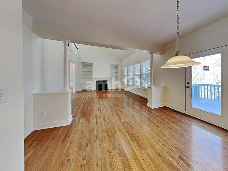 Building Photo - 209 Boswell Ln