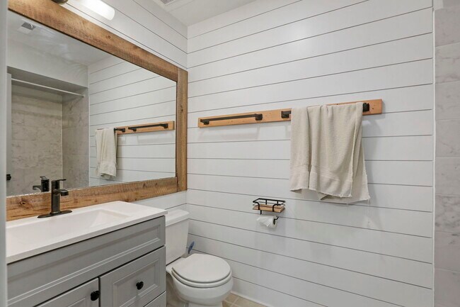Building Photo - 4506 Harbor Cir