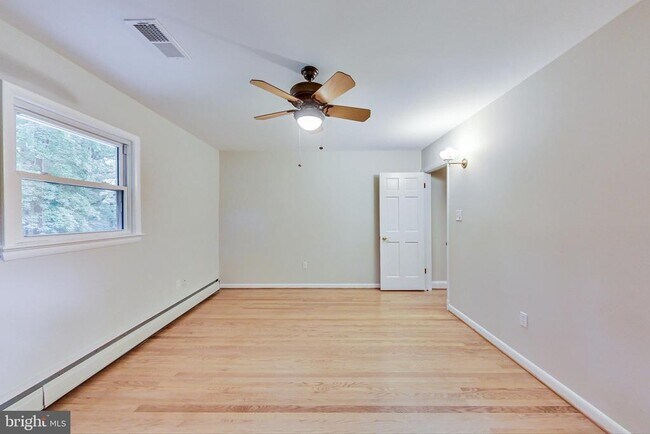 Building Photo - 14904 Claude Ln