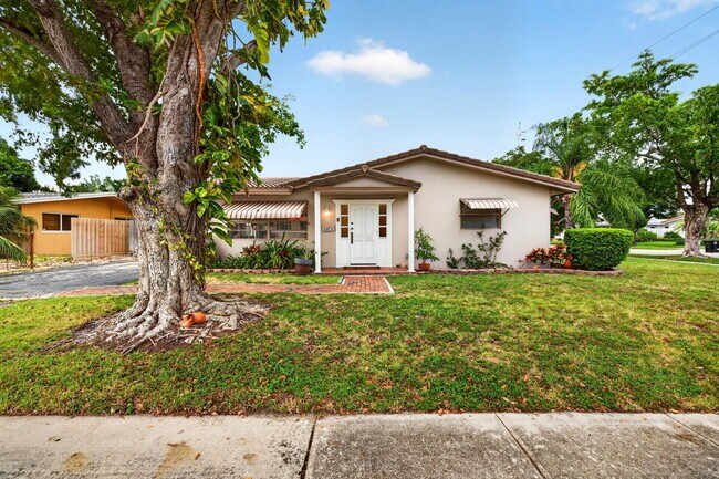 Building Photo - 2167 NE 56th Ct