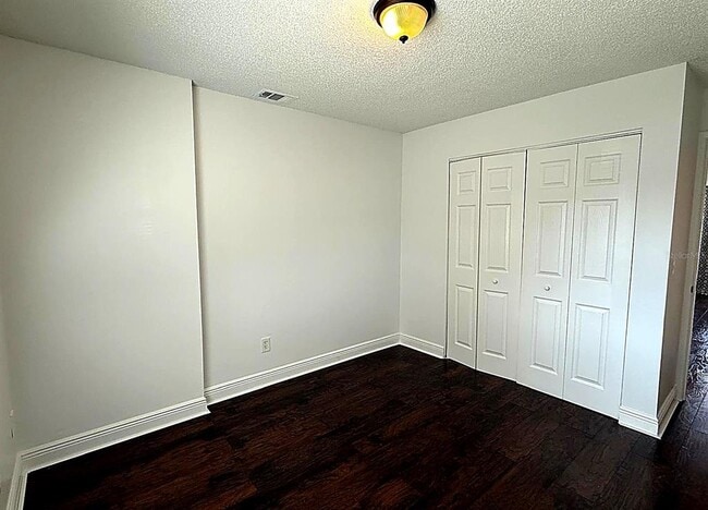 Building Photo - 2709 Sunbury St