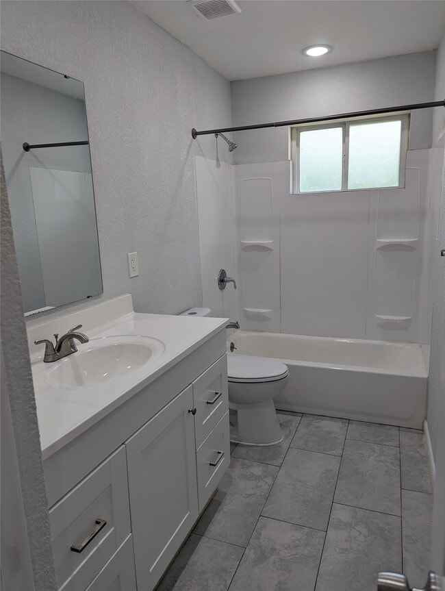 Building Photo - 5737 Alvarado Dr