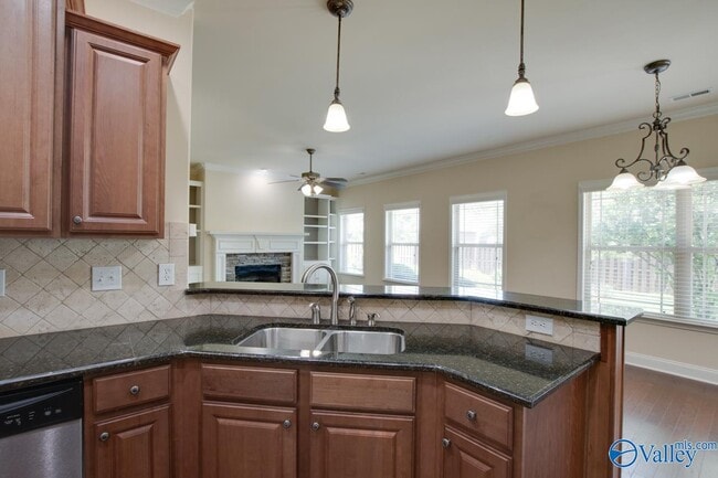 Building Photo - 2505 Caldwell Park Ct SE