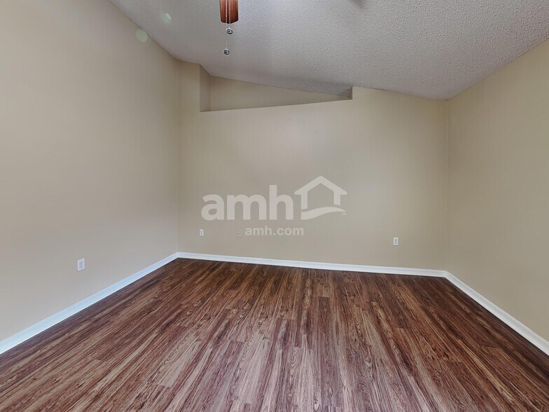 Building Photo - 1683 Sorento Cir