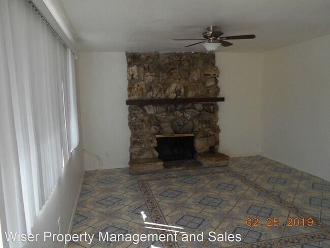 Building Photo - 4 br, 2 bath House - 1509 E Oak Ave